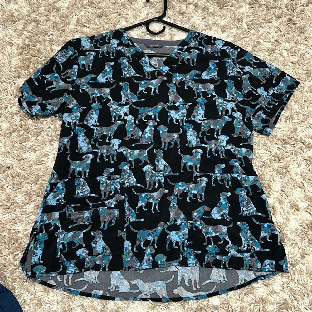 Carharttt scrub top dogs